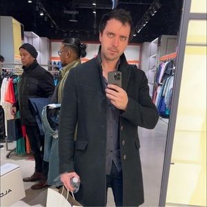 Meet your Posher, Sidney